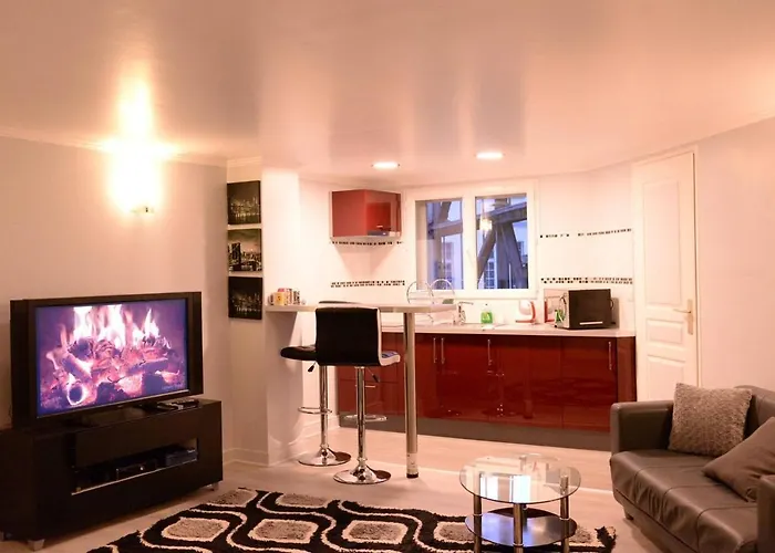 Beau Meuble 2min Du Moulin Rouge Apartament