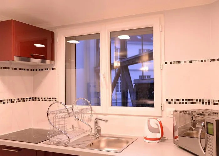 Beau Meuble 2min Du Moulin Rouge Apartament Paryż